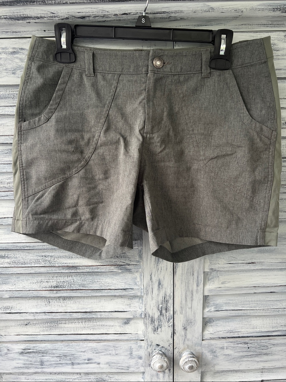 Marmot Women's Green Outdoor/Hiking Shorts Size 6